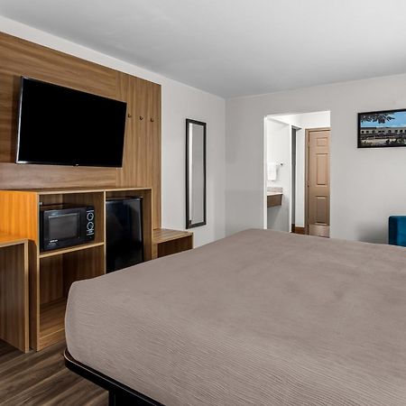 Quality Inn Корнелія Екстер'єр фото