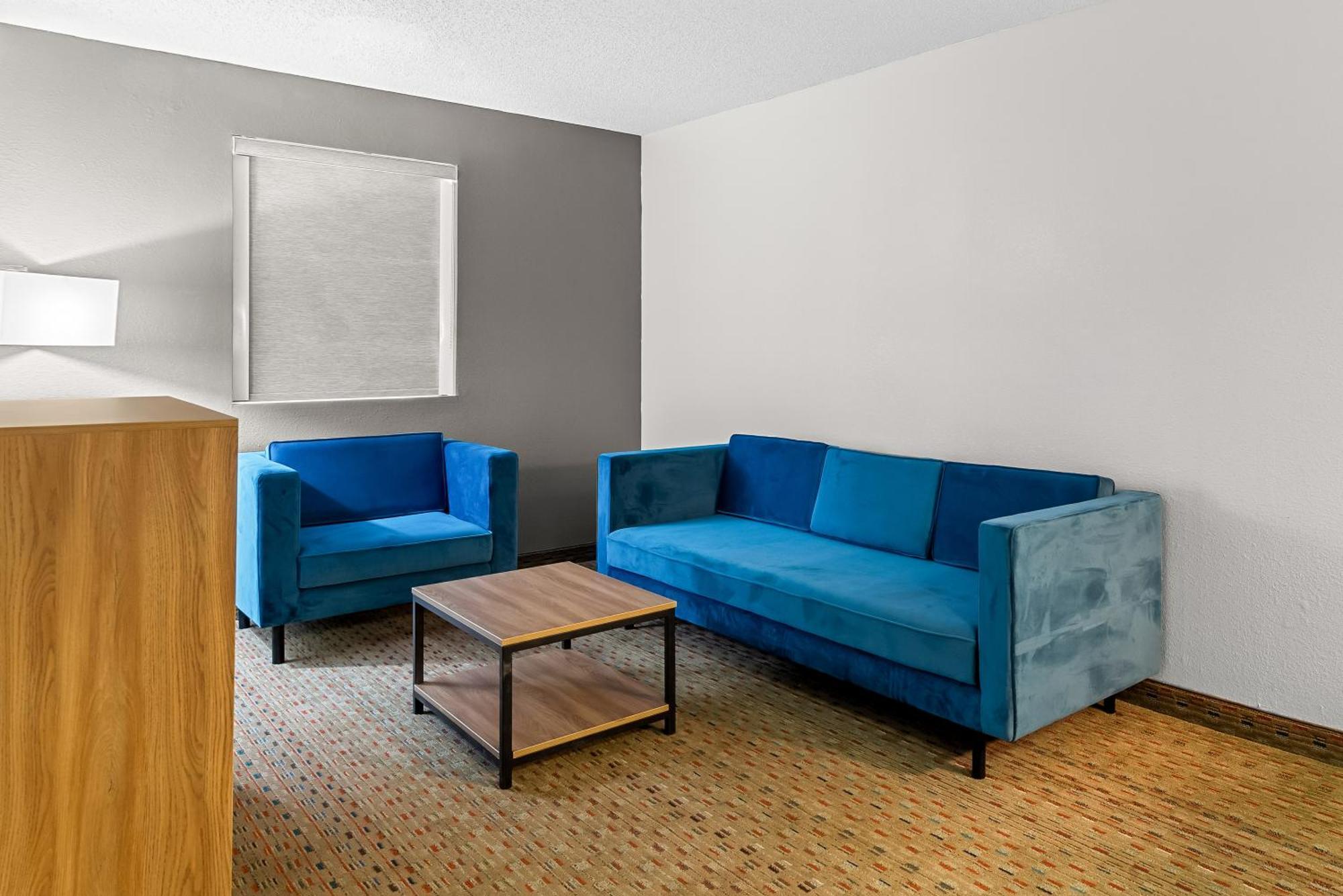 Quality Inn Корнелія Екстер'єр фото