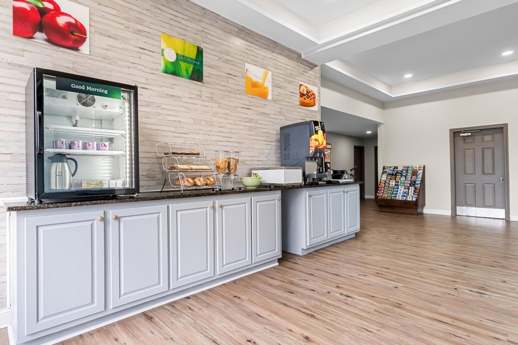 Quality Inn Корнелія Екстер'єр фото
