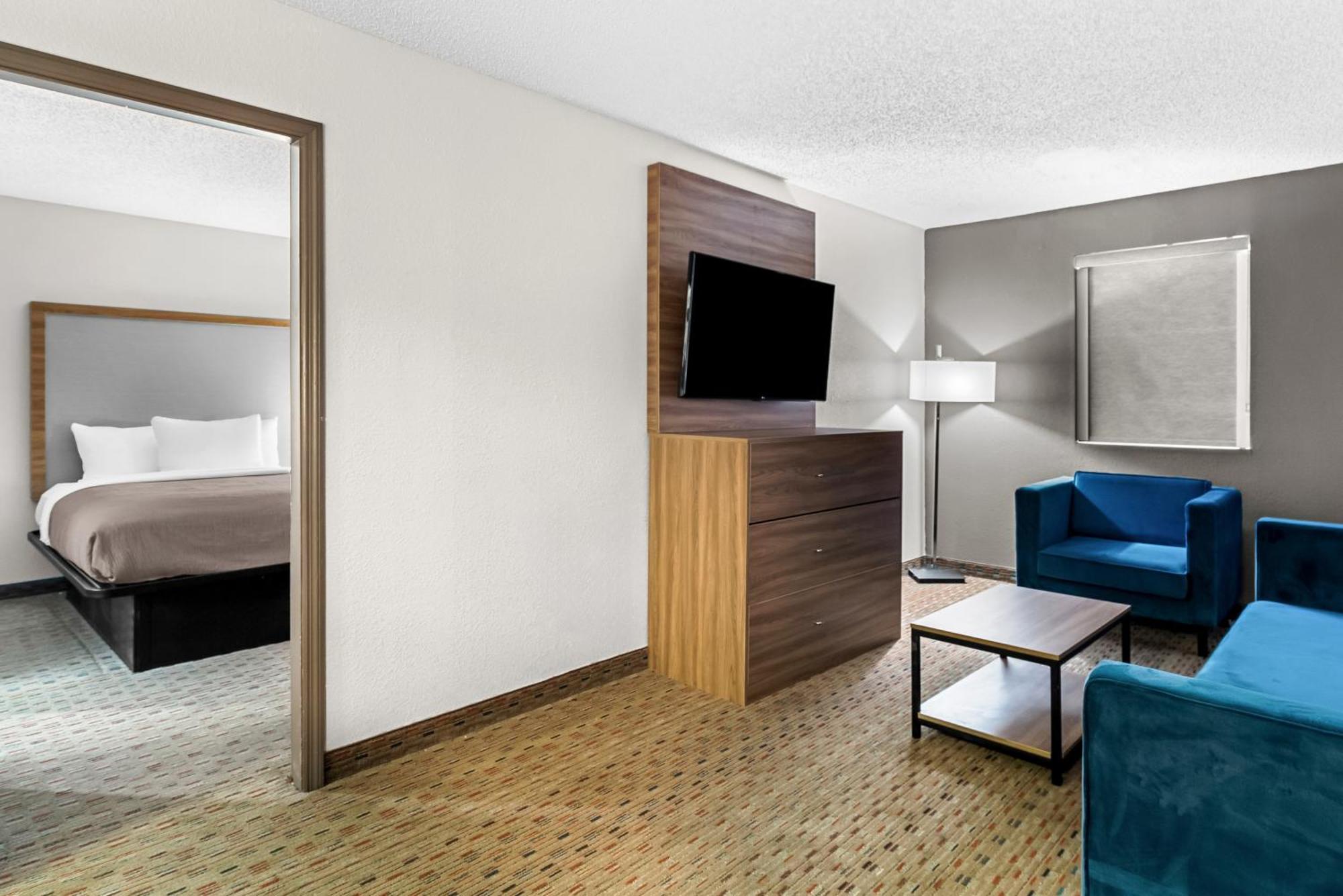 Quality Inn Корнелія Екстер'єр фото