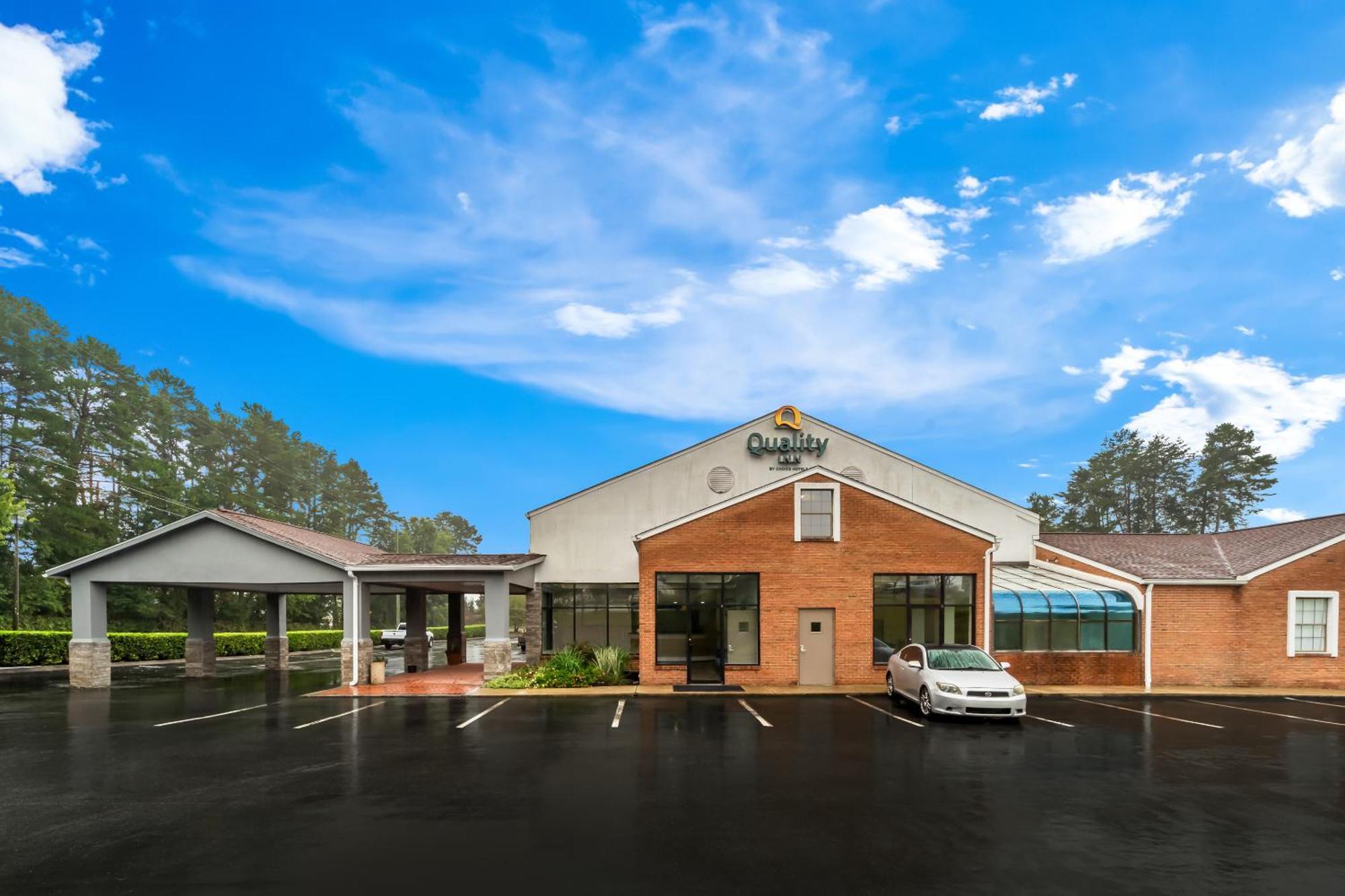 Quality Inn Корнелія Екстер'єр фото