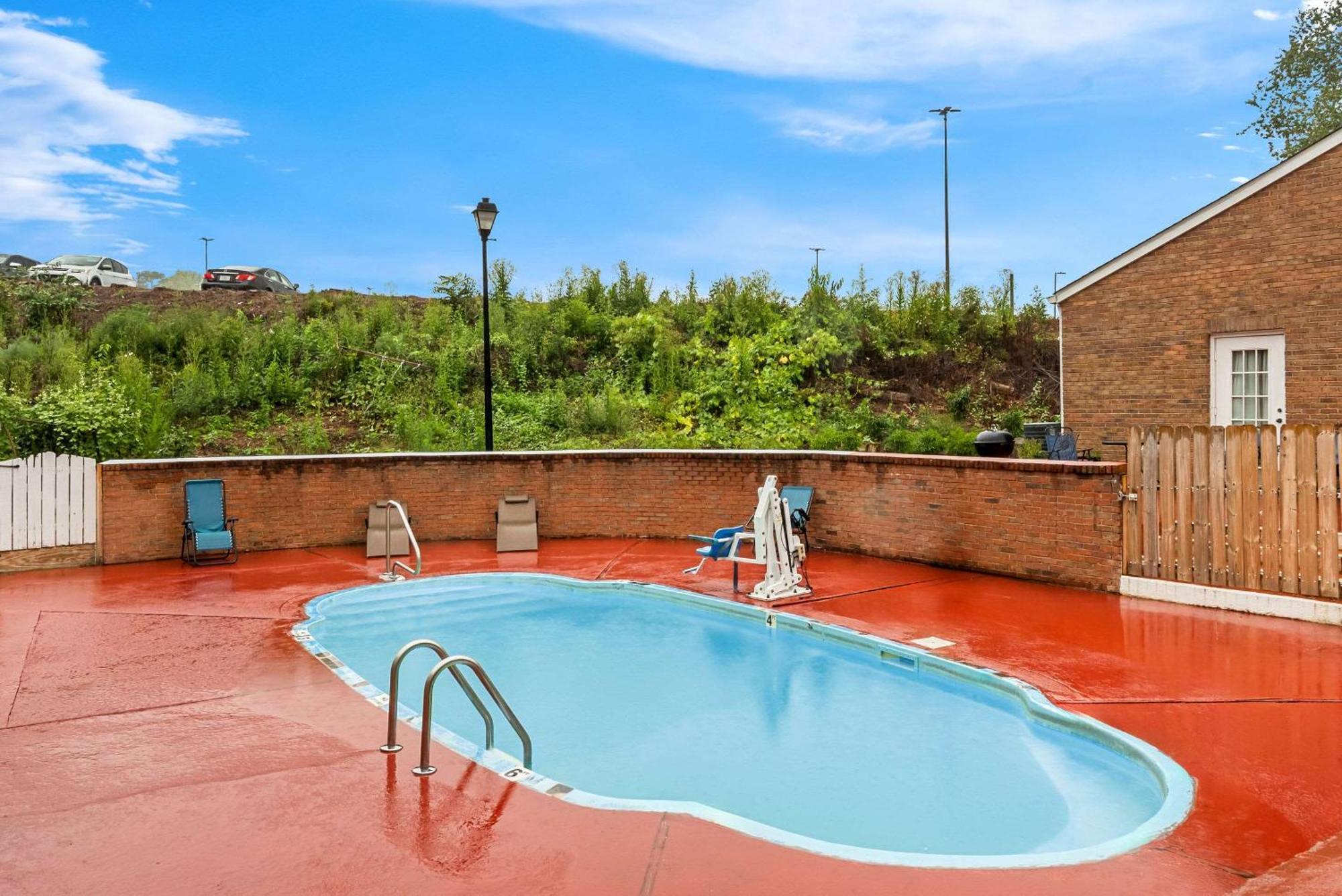 Quality Inn Корнелія Екстер'єр фото